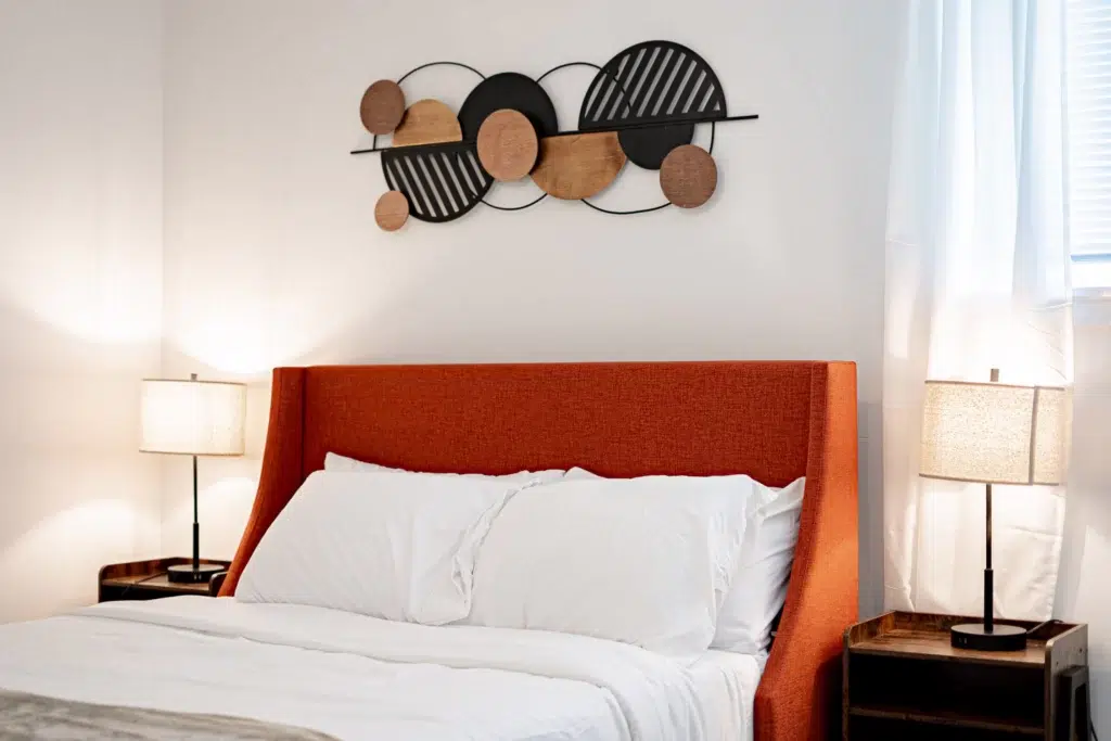 bedside lamps for cozy guestroom