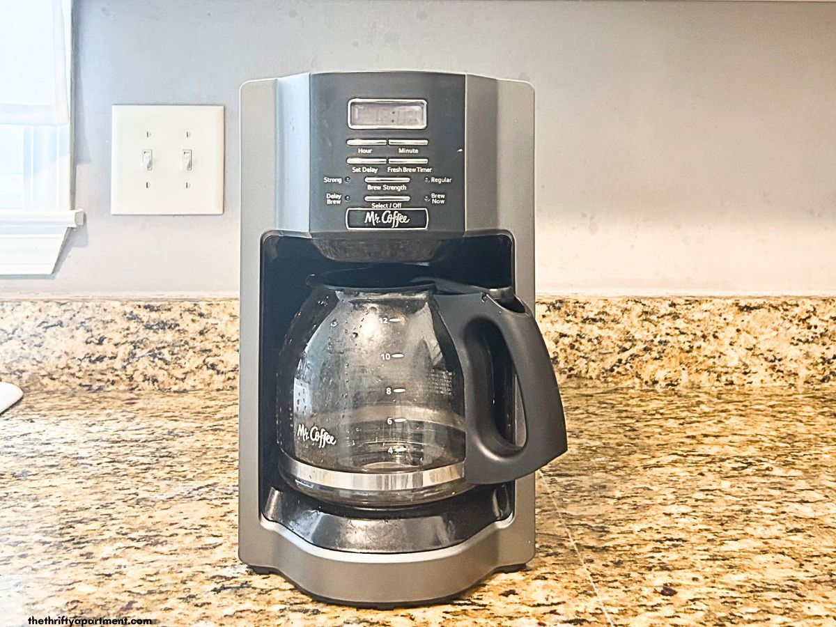 How to Clean a Coffee Maker with Vinegar