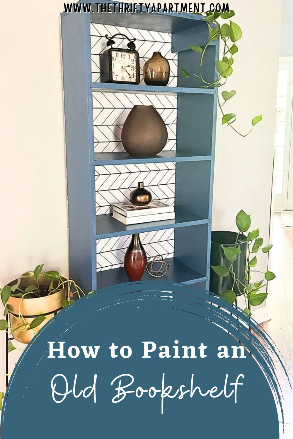 How to Paint an Old Bookshelf
