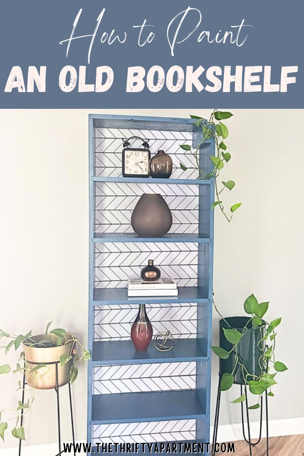 How to Paint an Old Bookshelf