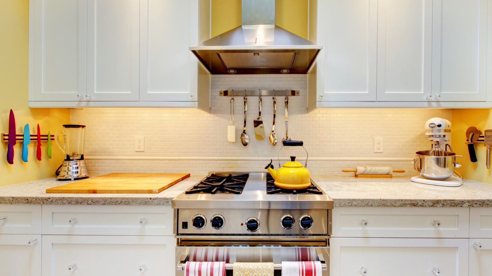 11 Kitchen Items to Throw Away Right Now, According to Pros