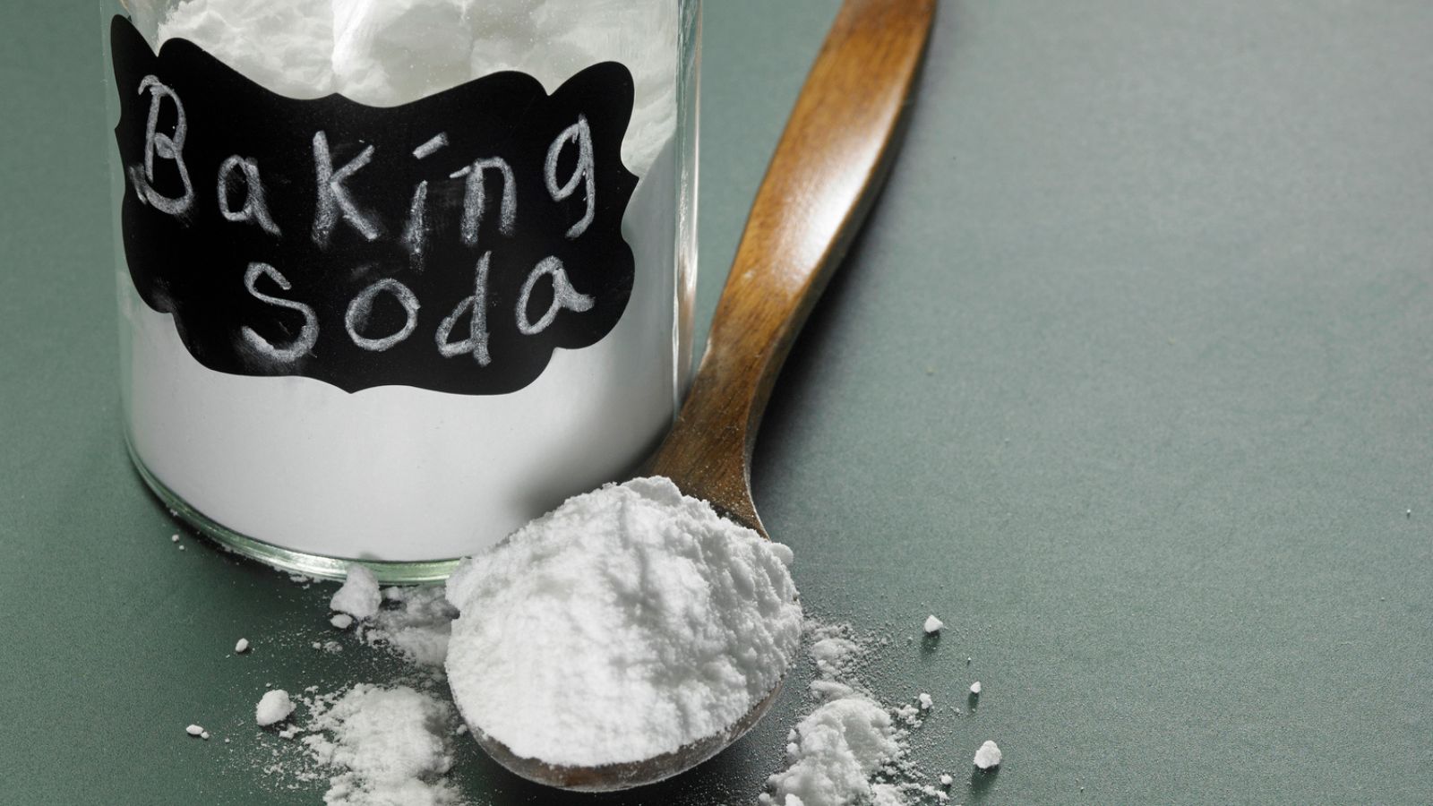baking soda on spoon and in jar