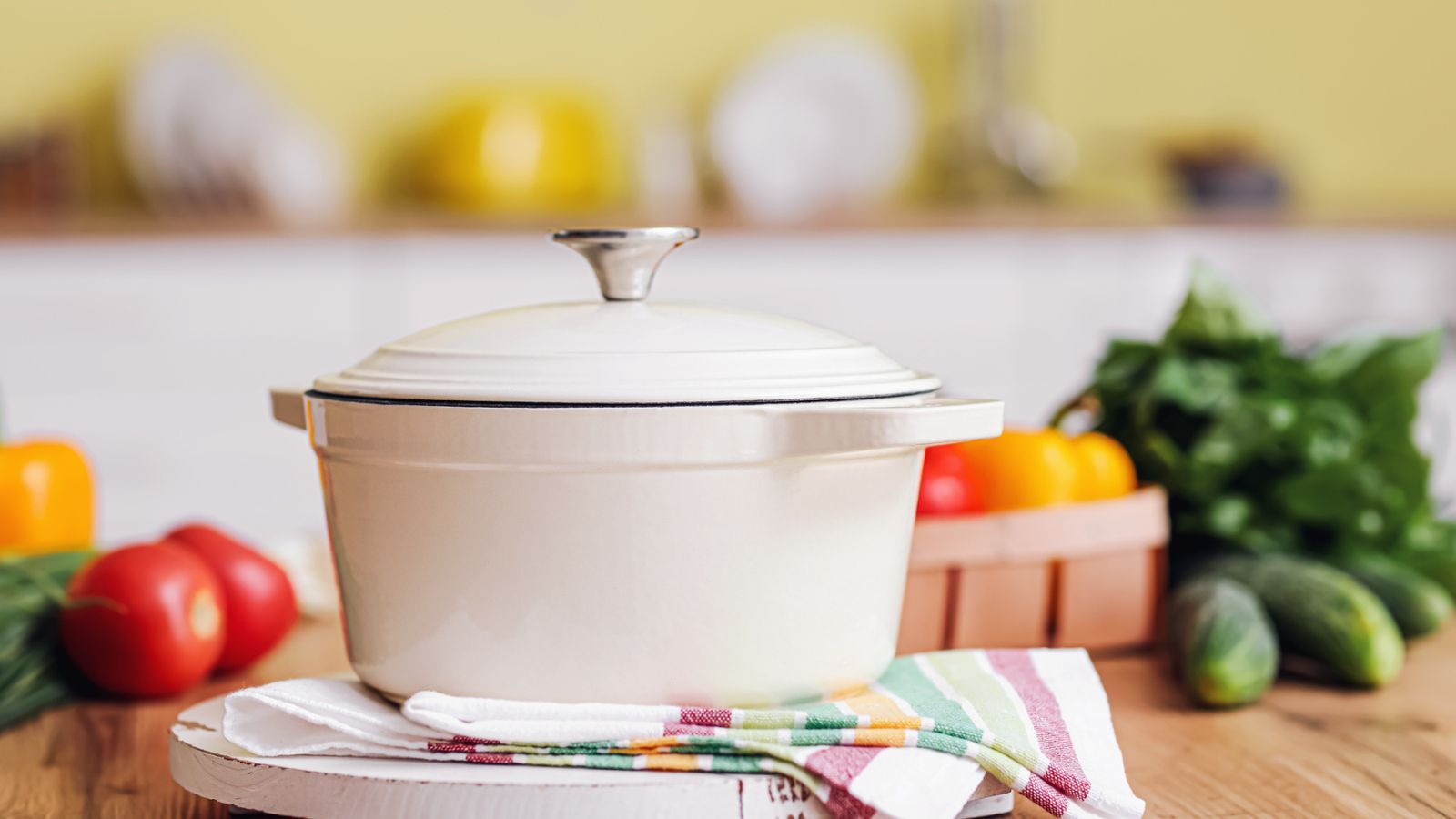 white dutch oven pot