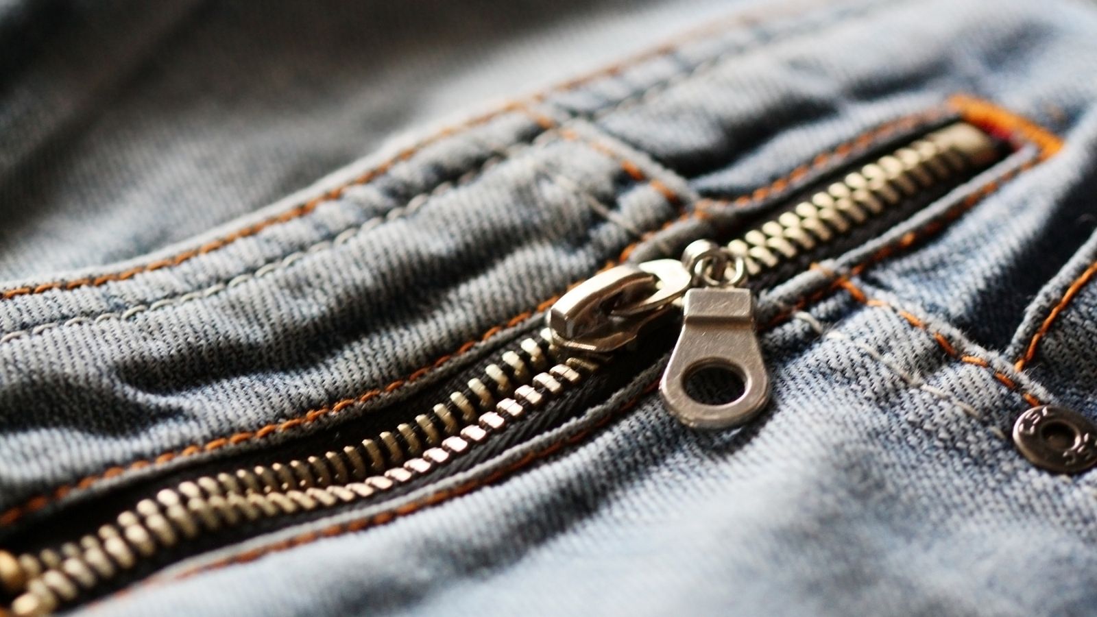 jeans with zipper