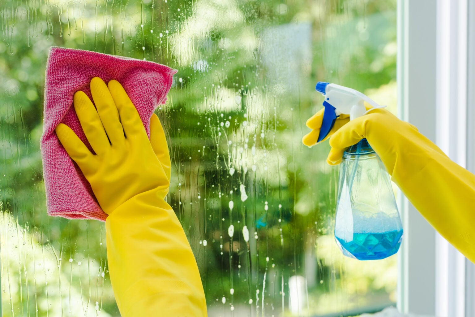 17 Unique Ways to Remove Sticker Residue From Glass