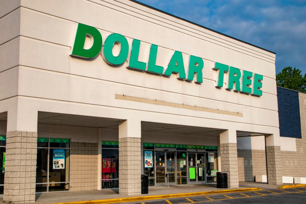 Dollar Tree retail store exterior