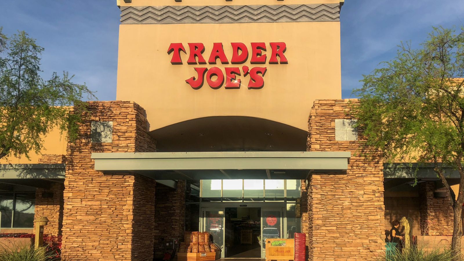 Trader's Joe supermarket front