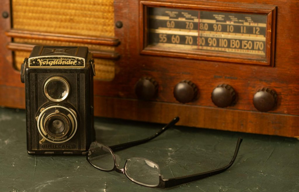 12 Timeless Antiques You Should Never Throw Away