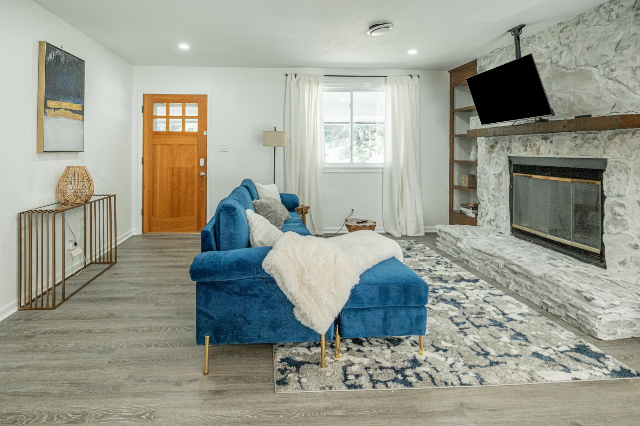 Short term rental living dining room airbnb