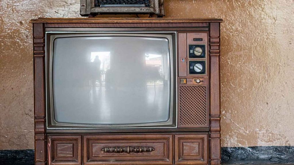 15 Things Your Parents Had in Their House That You Never See Today