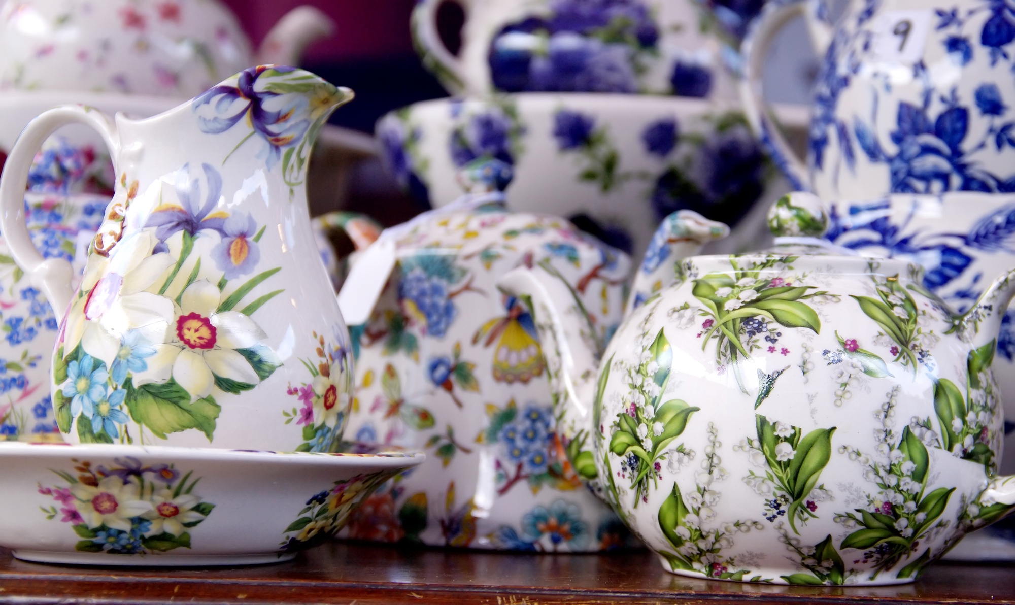 Tea pots vintage