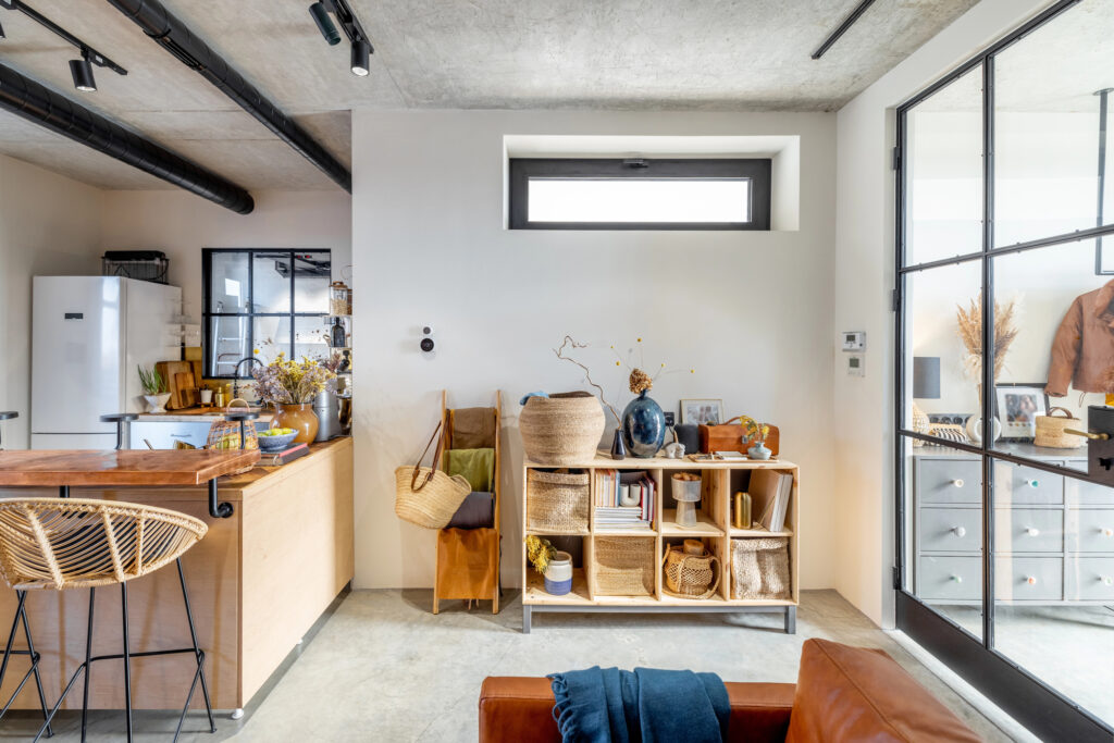 living rom with bookshelves open storage