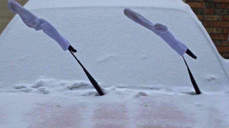 15 Genius Ice and Snow Removal Tricks for Driveways, Sidewalks, and Cars