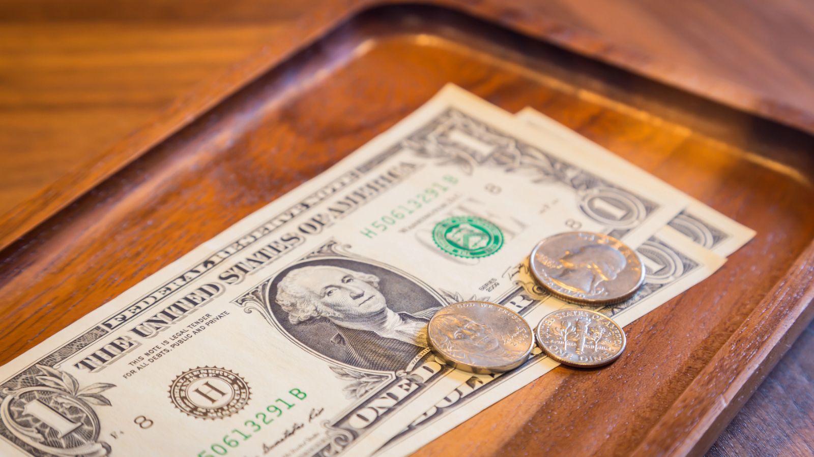 tipping-at-a-restaurant