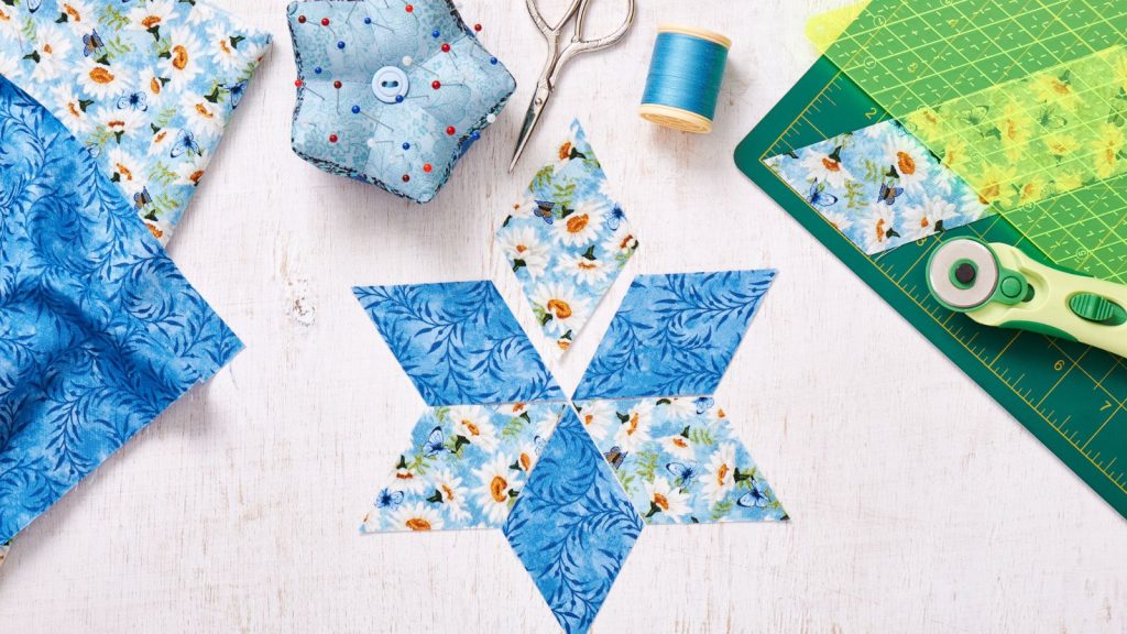 Prepare of diamond pieces of fabric for sewing quilt