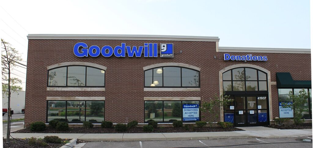 1280px Goodwill Industries thrift shop Canton Michigan