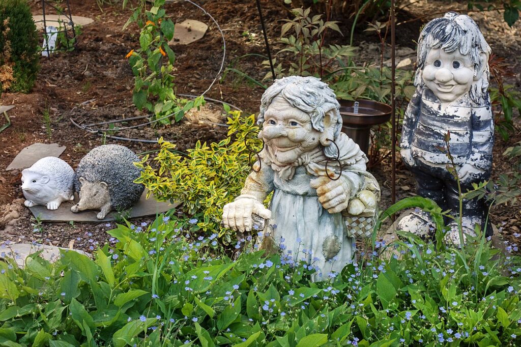 1280px Troll garden sculptures in Tuntorp