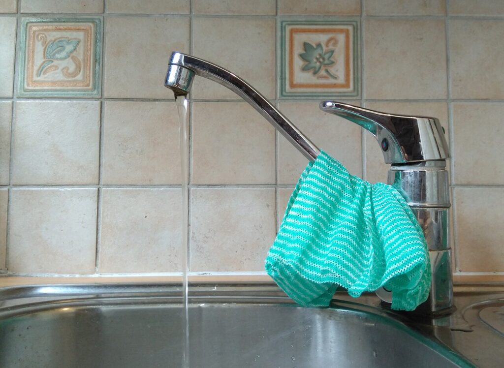 running water dishcloth