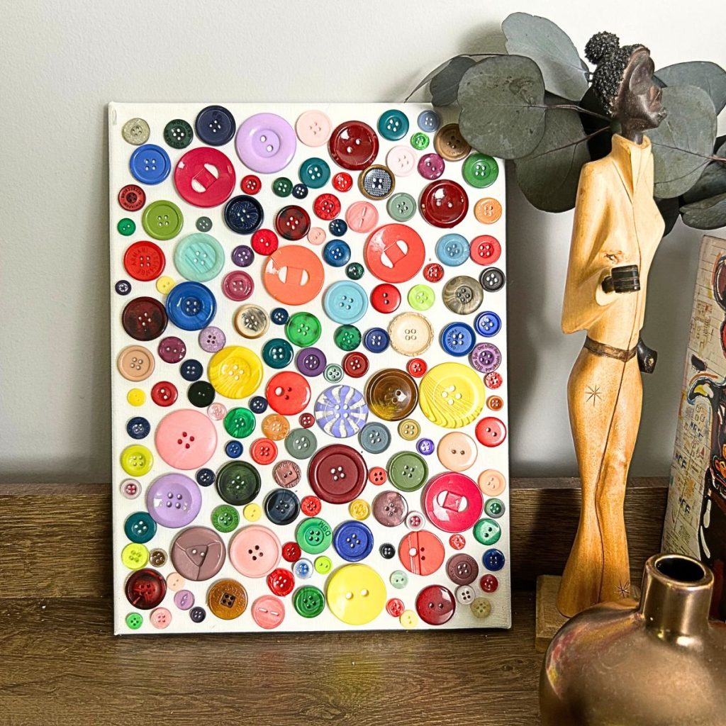 button canvas painting