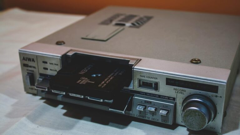 15 ’90s Entertainment Systems That Feel Completely Unrecognizable Today