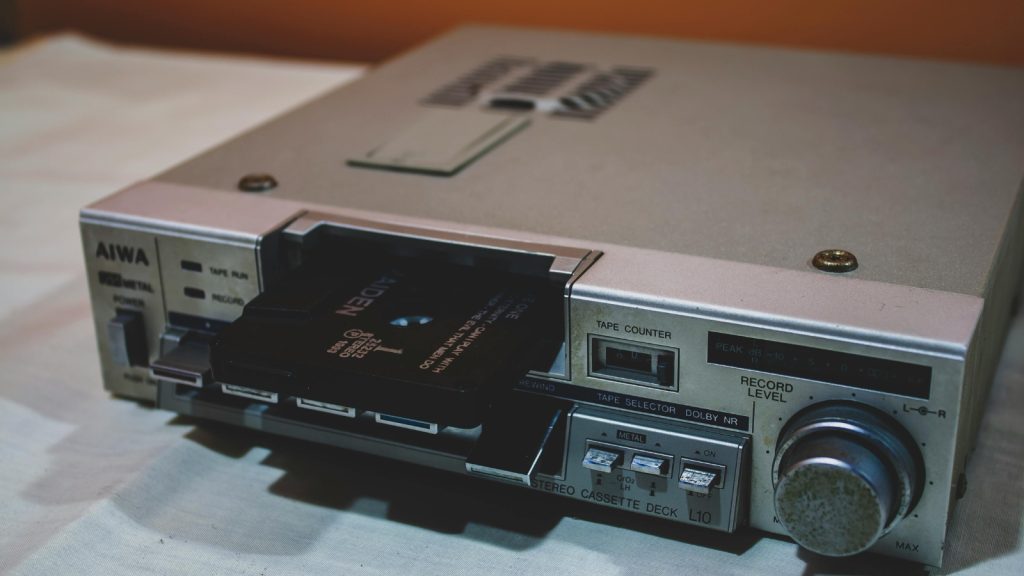 15 ’90s Entertainment Systems That Feel Completely Unrecognizable Today