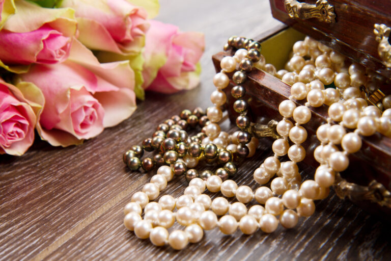pearl necklaces jewelry