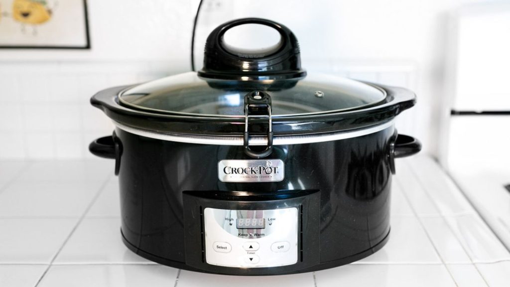 6 quart Crock Pot slow cooker. Model SCCPVC600AS-B.