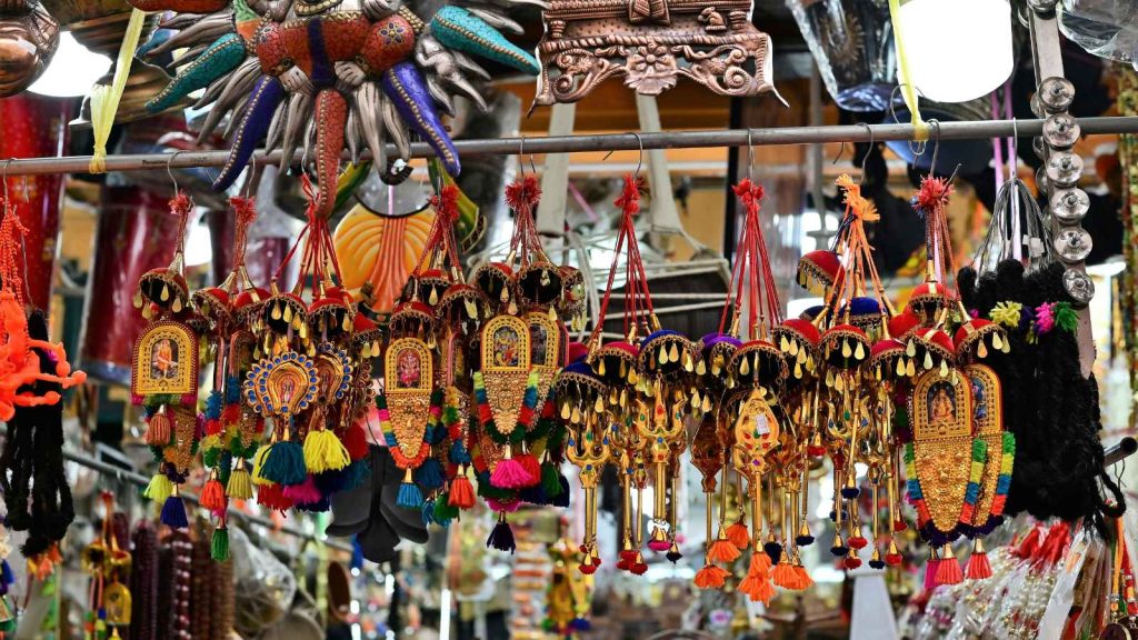 15 Classic Decor Items You&rsquo;d Spot in a Boomer&rsquo;s Living Room