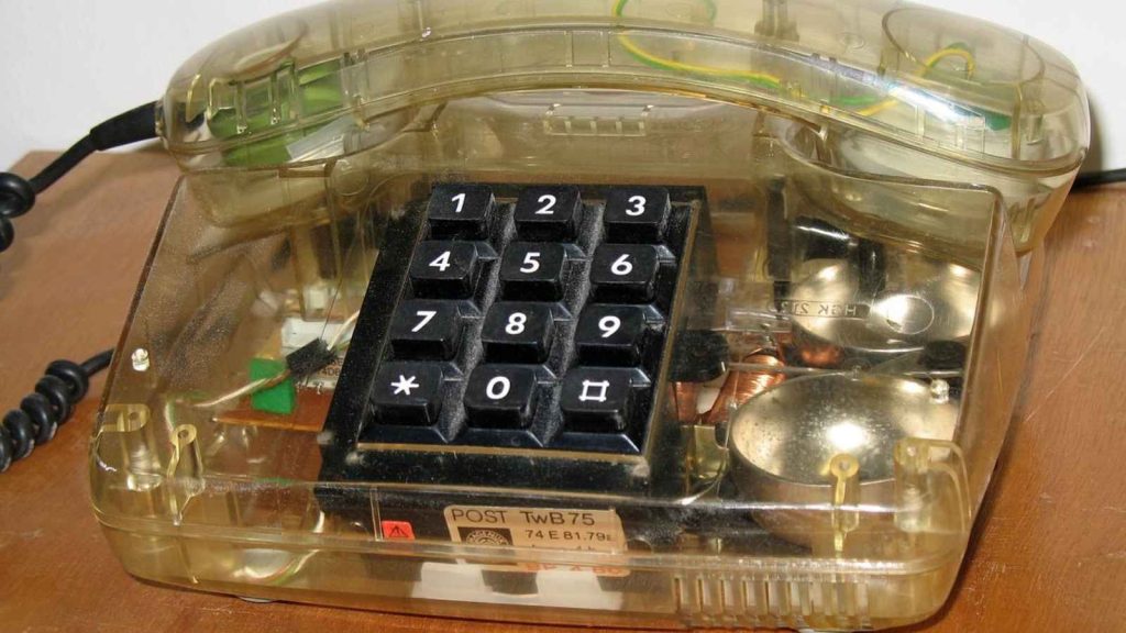 "22 Iconic 90s Must-Haves That Are Now Gone Forever"