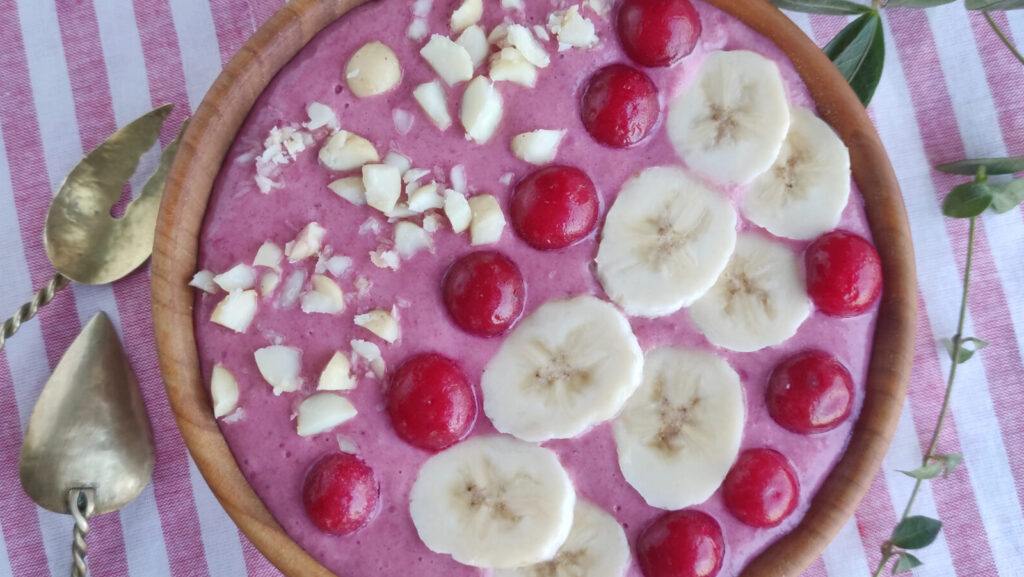 cherry and banana macadamia nuts smoothie bowl