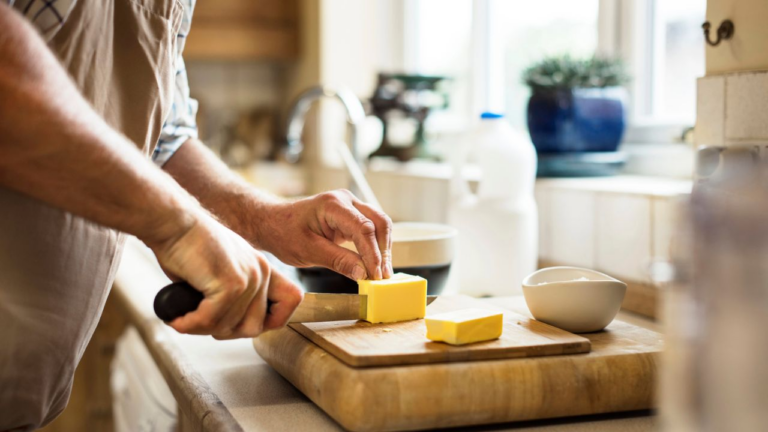 14 Things You Should Never, Ever Do In The Kitchen