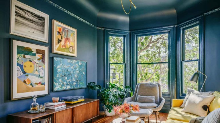 It’s Time to Get Rid of These Things in Your Crowded Living Room