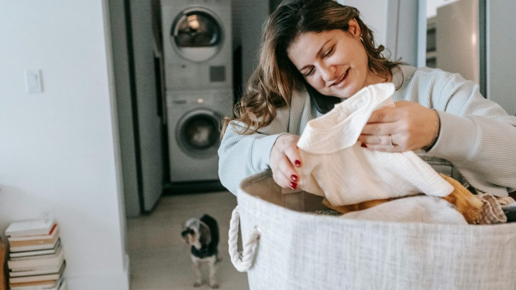 12 Places to Sell Clothes You Don&rsquo;t Wear and Make Money From Your Closet