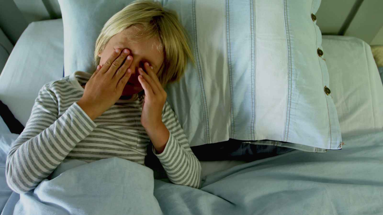 10 Warning Signs Your Bed Might Be Crawling with Dust Mites