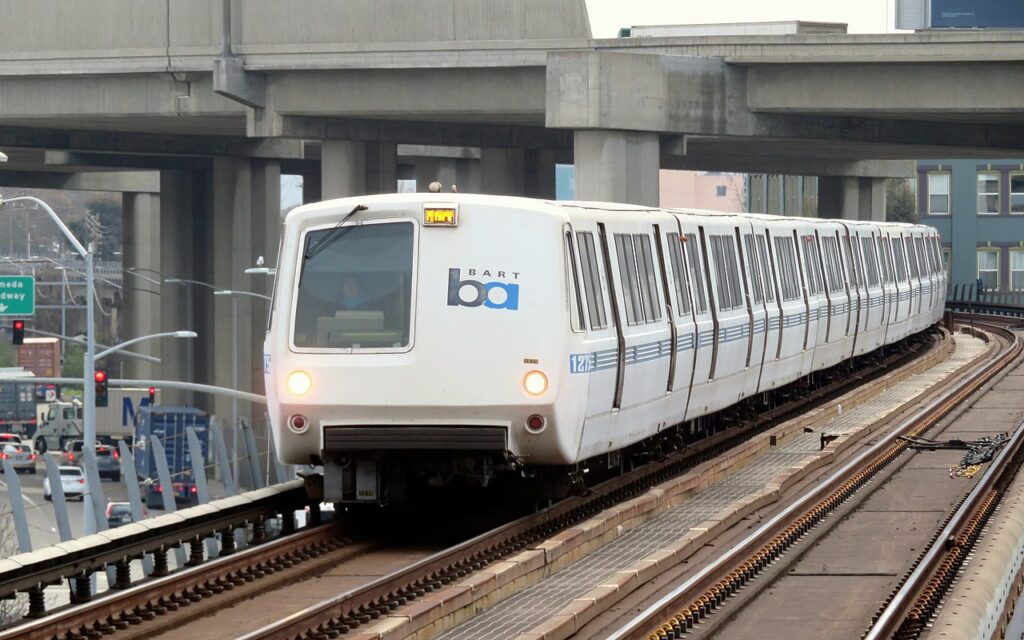 bart train station oakland california