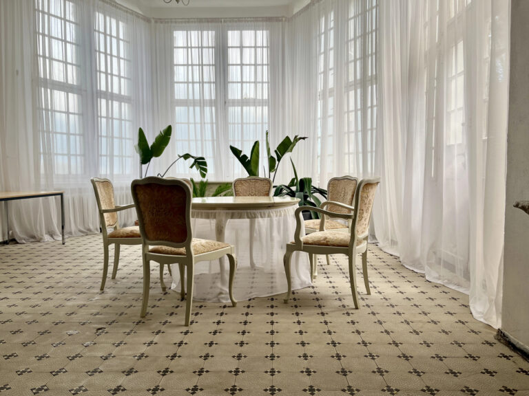 dining room with vintage chair