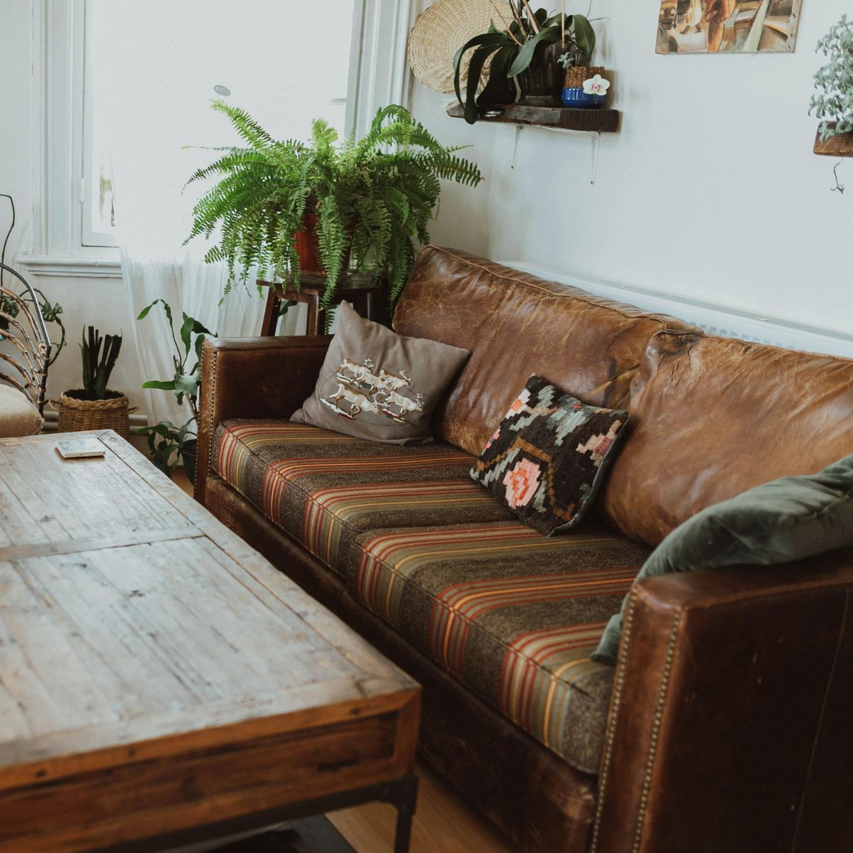 8 Things That Are Dating Your Home (Put Them in the Donate Pile)