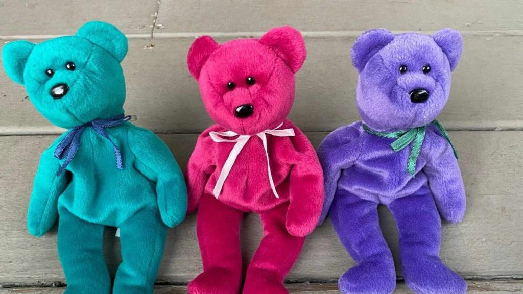 "22 Iconic 90s Must-Haves That Are Now Gone Forever"