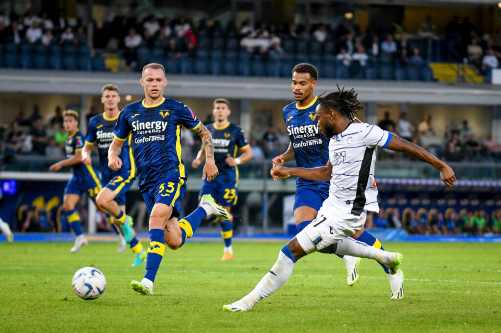 Atalanta's Ademola Lookman in action during Italian soccer Serie A match Hellas Verona FC vs Atalanta BC at the Marcantonio Bentegodi stadium in Verona, Italy, September 27, 2023 - Credit: Ettore Griffoni
