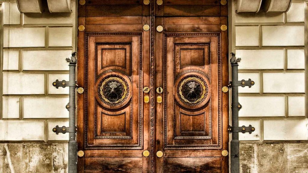 15 Items That Should Never Be on Your Front Door