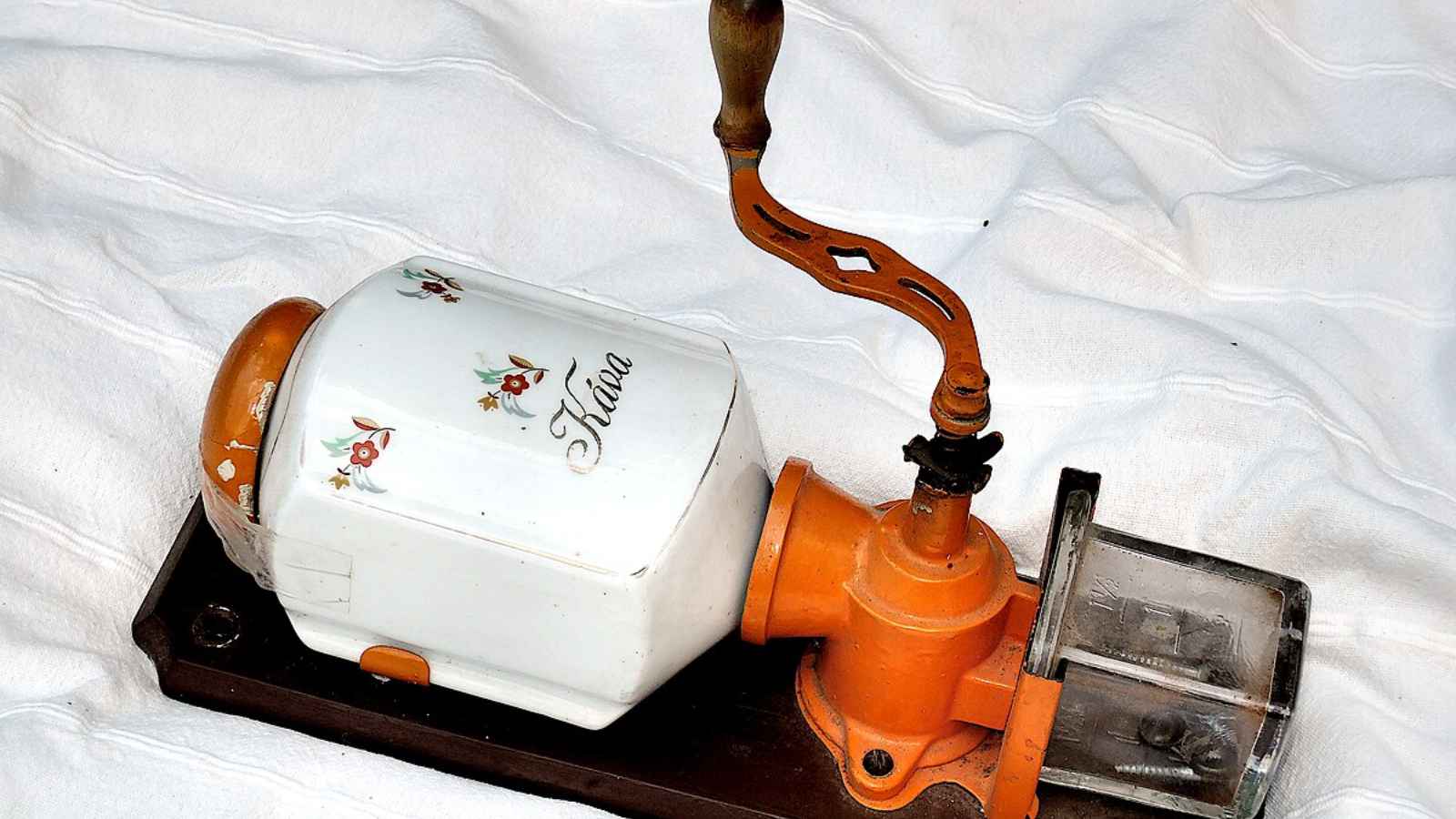 17 Everyday Items in Your Kitchen That Are Secretly Valuable