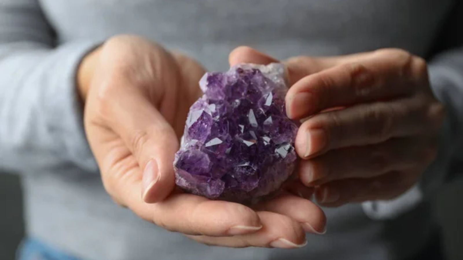 birthstone color amethyst