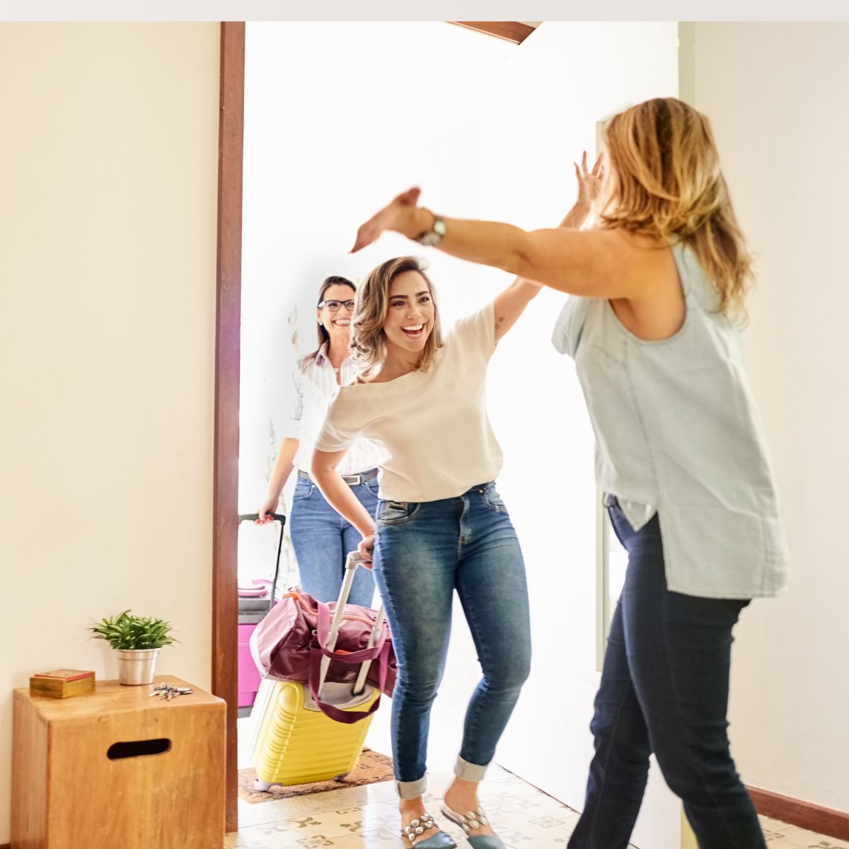 9 Things You Should Never Expect Guests to Bring to Your Home