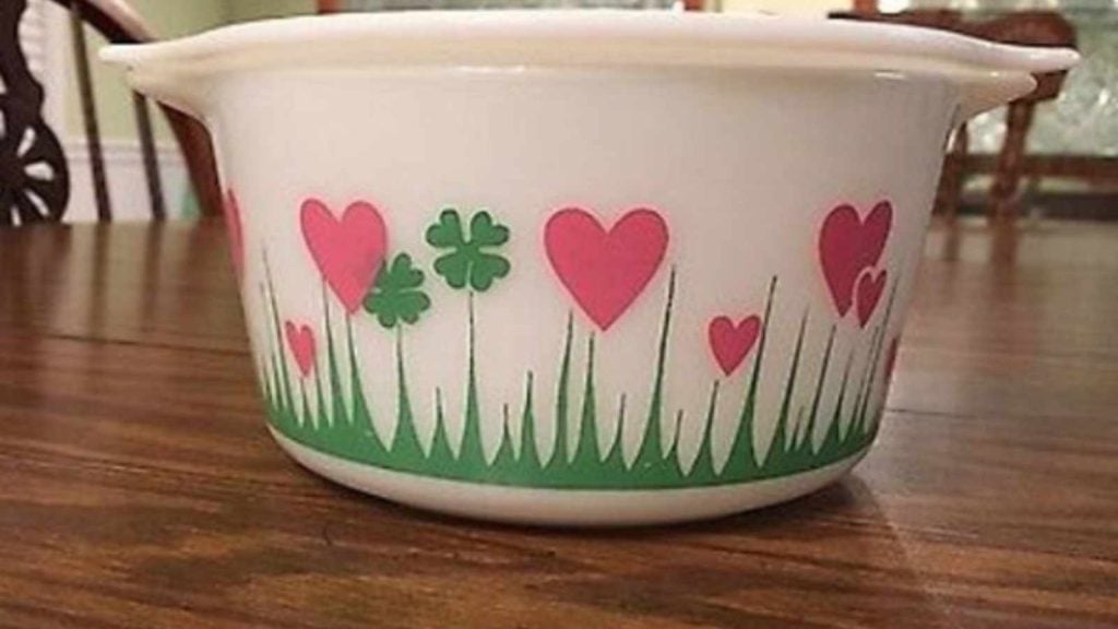 Pyrex Lucky in Love Casserole Dish
