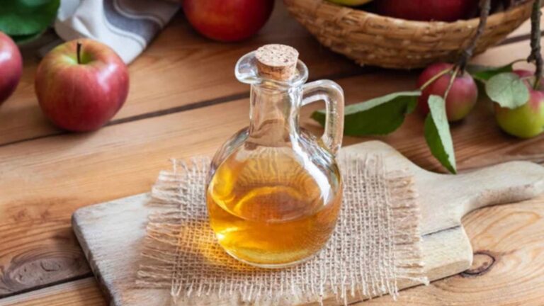 16 Apple Cider Vinegar Tricks That Have Been Around for Generations