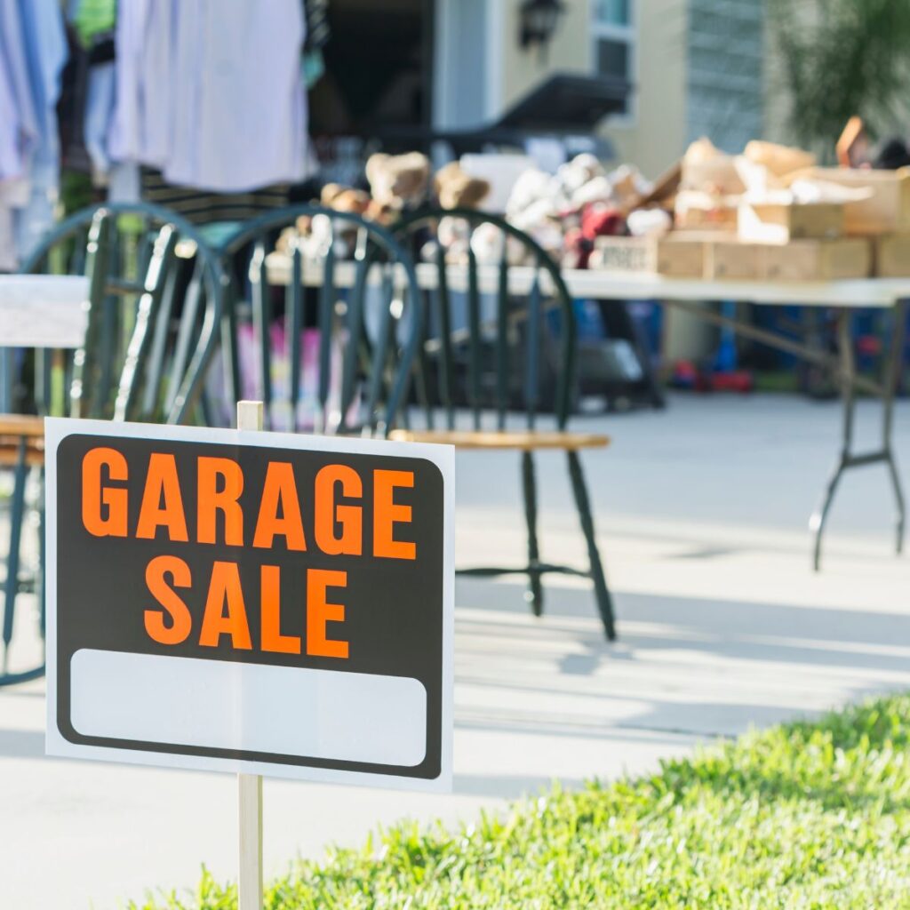 garage sale signs