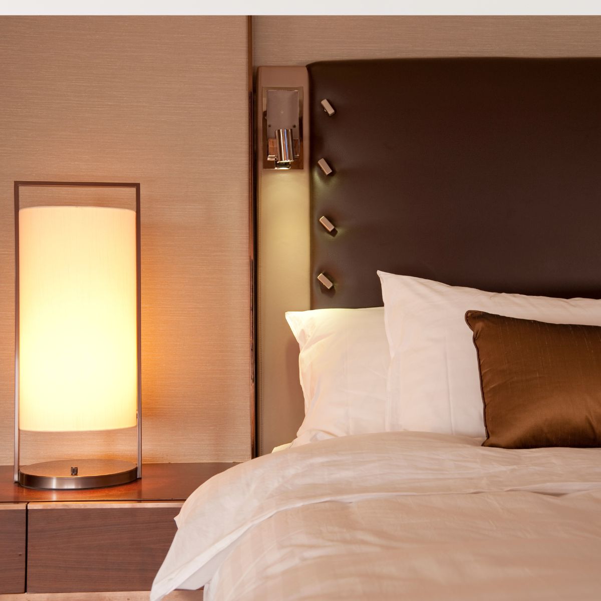 Here&rsquo;s Why Some Travelers Refuse to Turn on the Lights Immediately After Entering a Hotel Room