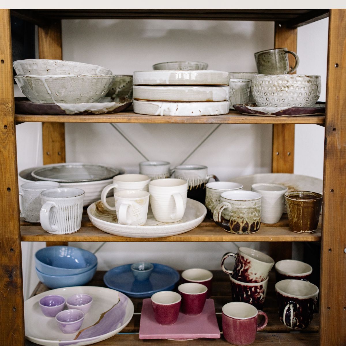 14 Vintage Kitchen Brands That Have Become Highly Collectible (They’re Thrift Store Gold)