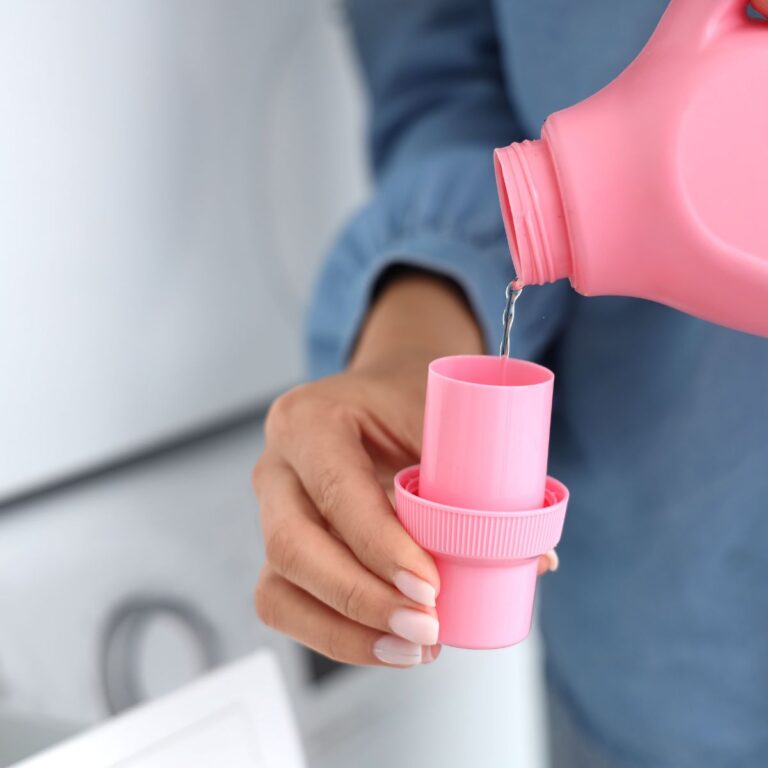 6 Useful Things You Can Do With an Empty Laundry Detergent Lid