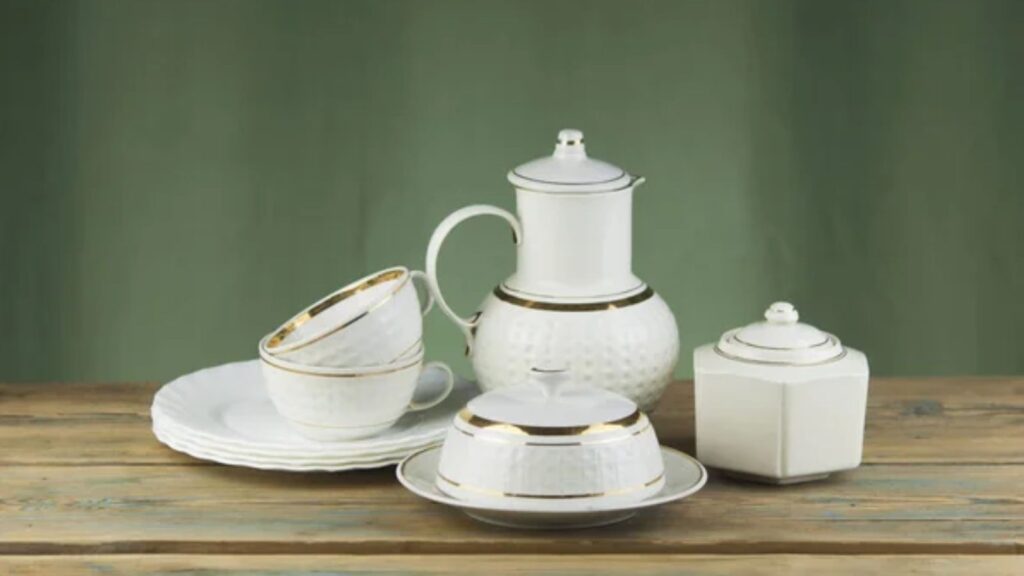 Pyrex Duchess Set